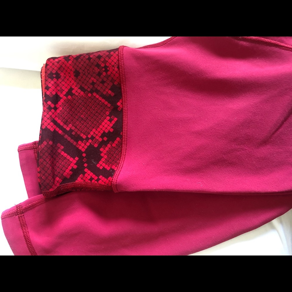 LuluLemon Wunder Under Crop Leggings